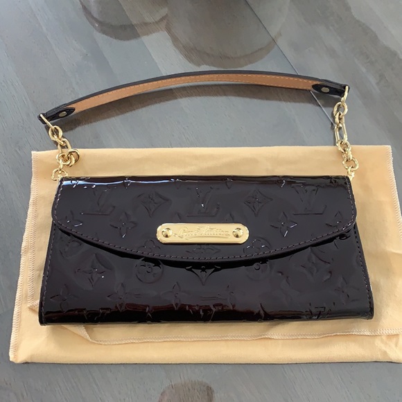 Louis Vuitton wallet on a chain - Picture 8 of 9